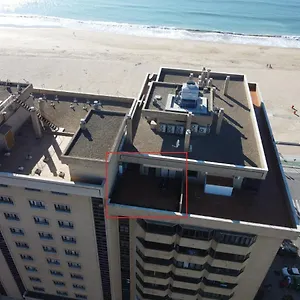 Atico Primera Linea De Playa. Apartamento Cádiz