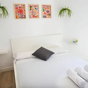 Playa, Piscina Y Relax En Coqueto En Apartamento Nerja